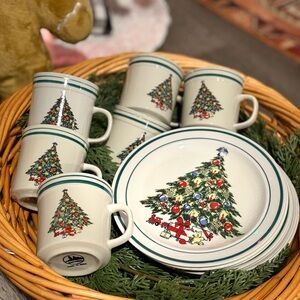 Vintage Xiangtangpai Christmas Tree Dinnerware